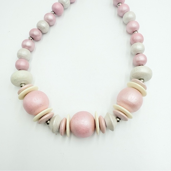 Vintage Beige Pearl Pink Wooden Graduated Round Disc Beads Necklace - Picture 6 of 8
